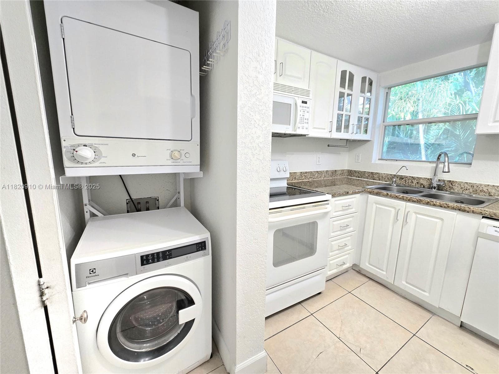 EVENING STAR CONDO · #28 in Bay Harbor Islands - Photo 6