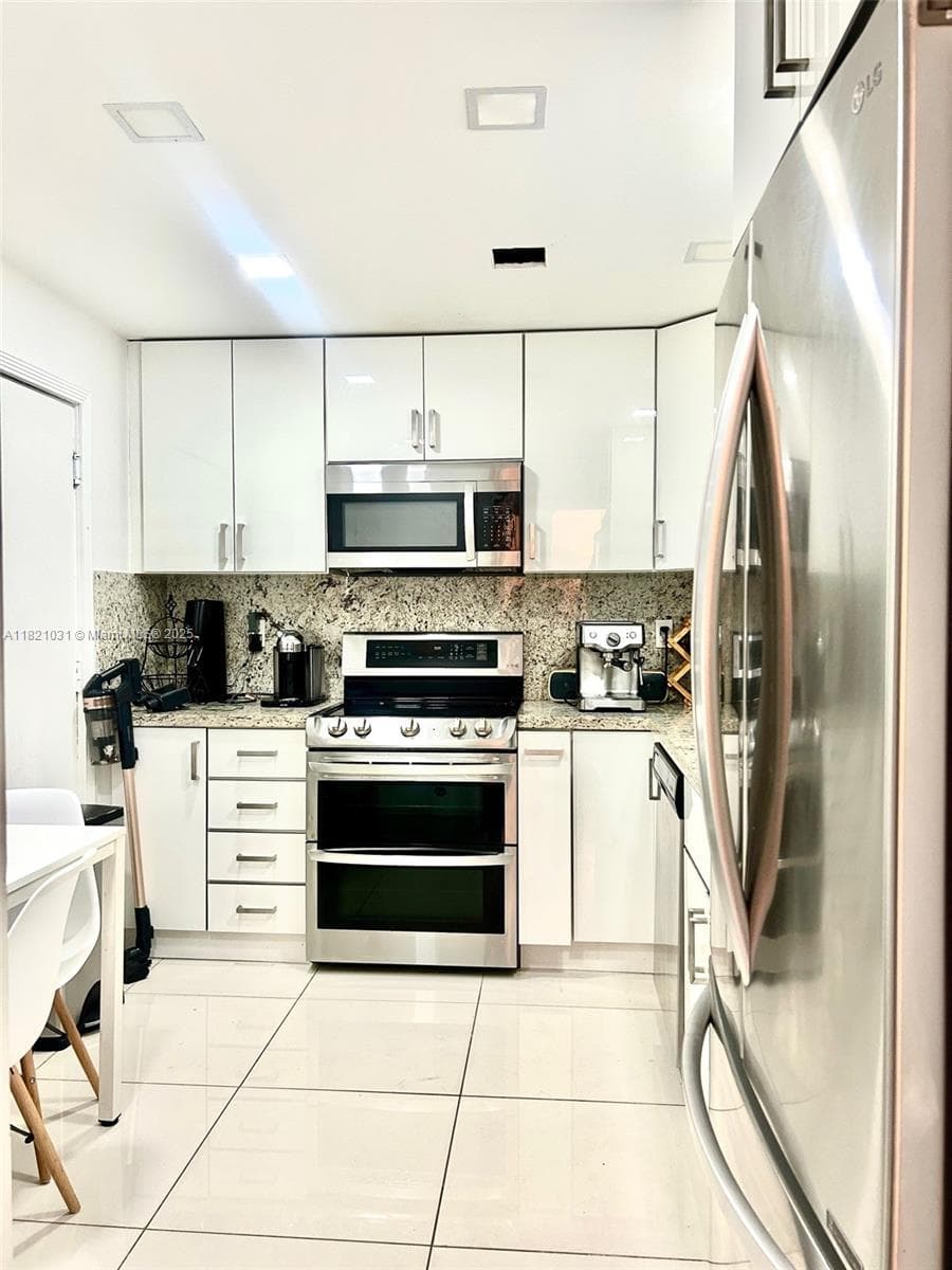 ST REGIS APTS CONDO · #2G in Bay Harbor Islands - Photo 6