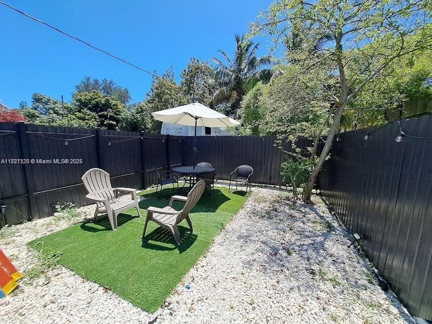 Studio private yard