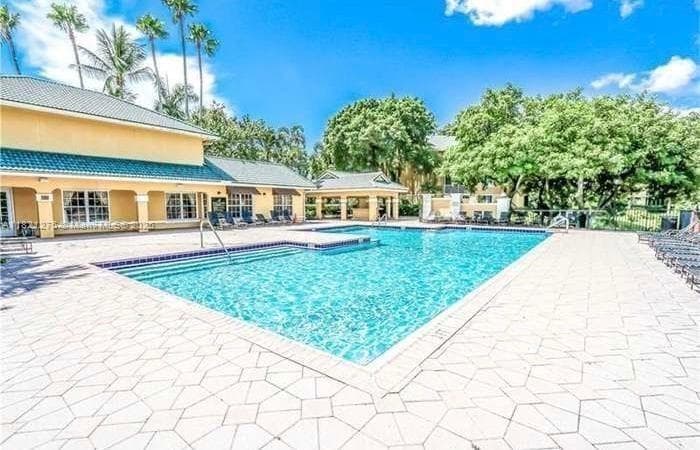 WINDWARD LAKES CONDO · #H112 in Pompano Beach - Photo 1