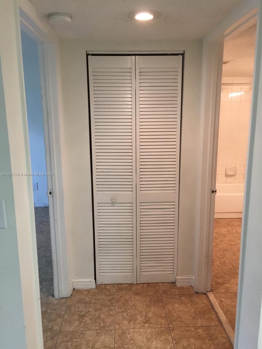 WINDWARD LAKES CONDO · #H112 in Pompano Beach - Photo 9