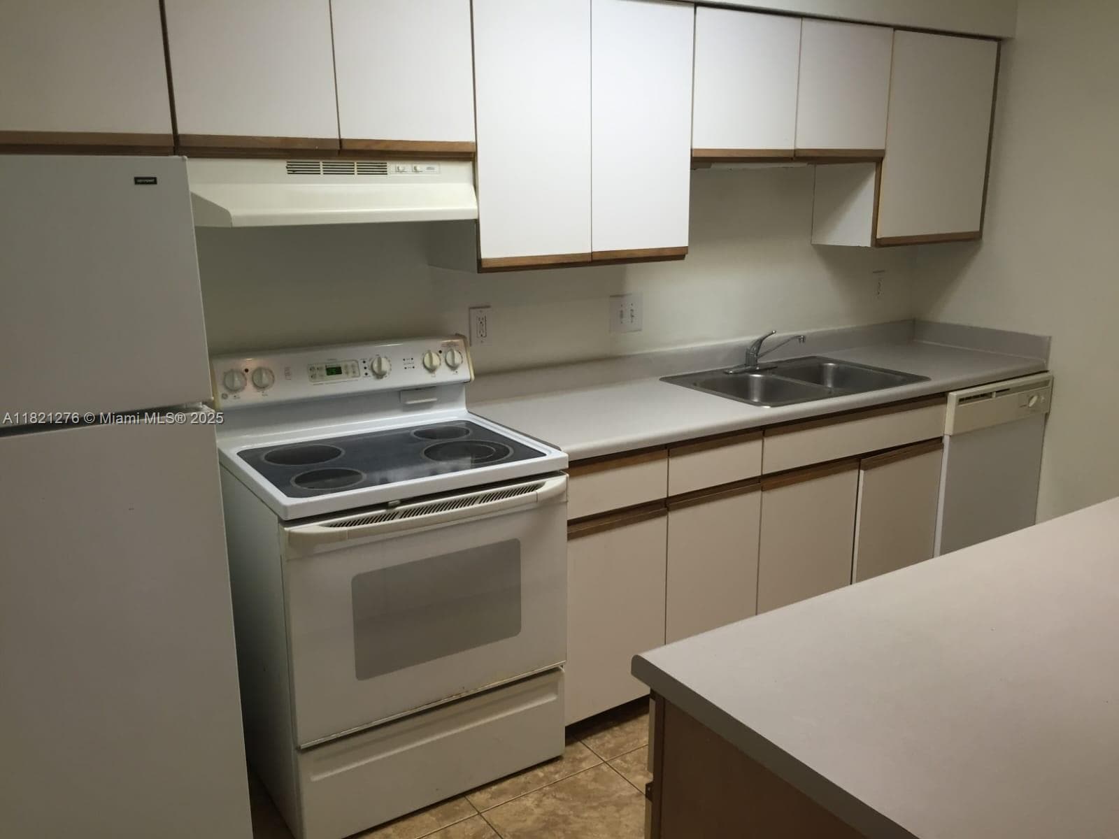 WINDWARD LAKES CONDO · #H112 in Pompano Beach - Photo 4