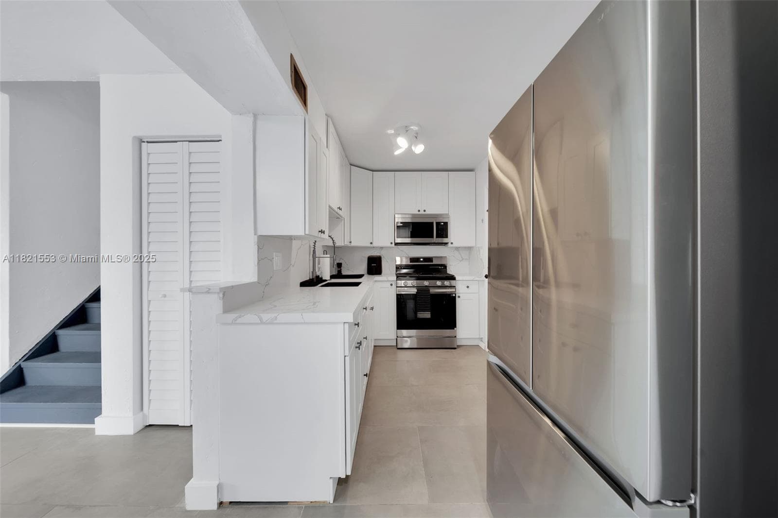 DADELAND GROVE CONDO · #A303 in Pinecrest - Photo 9
