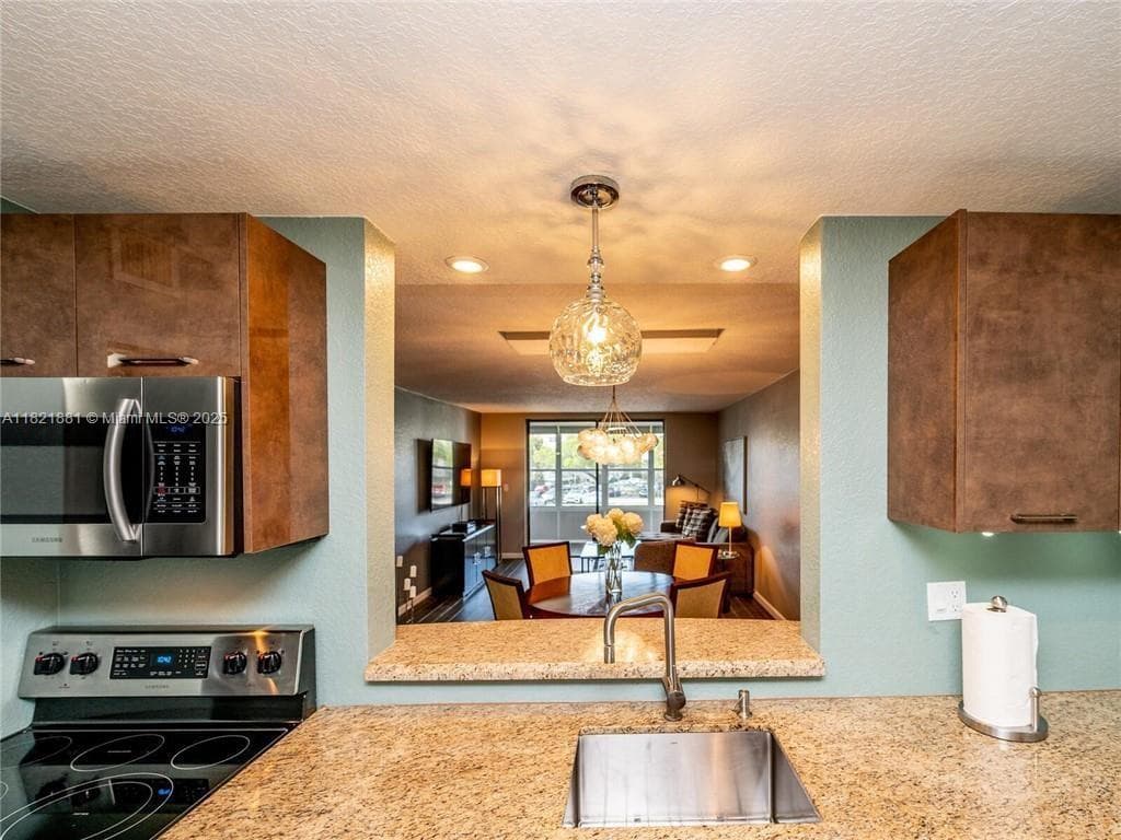 SOMERSET AT LAUDERDALE LA · #210K in Lauderdale Lakes - Photo 8