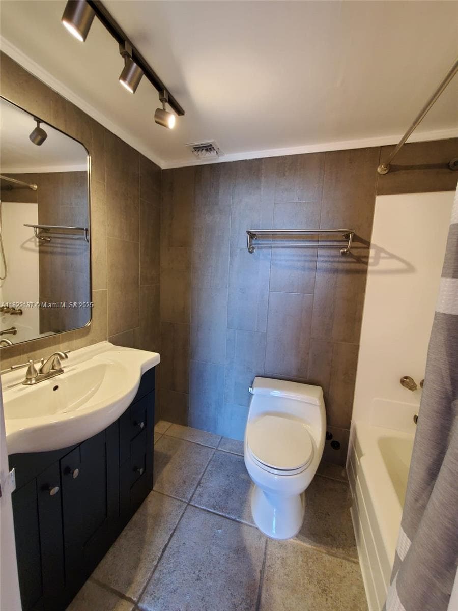 VECINO DEL MAR · #1110 in North Miami - Photo 25