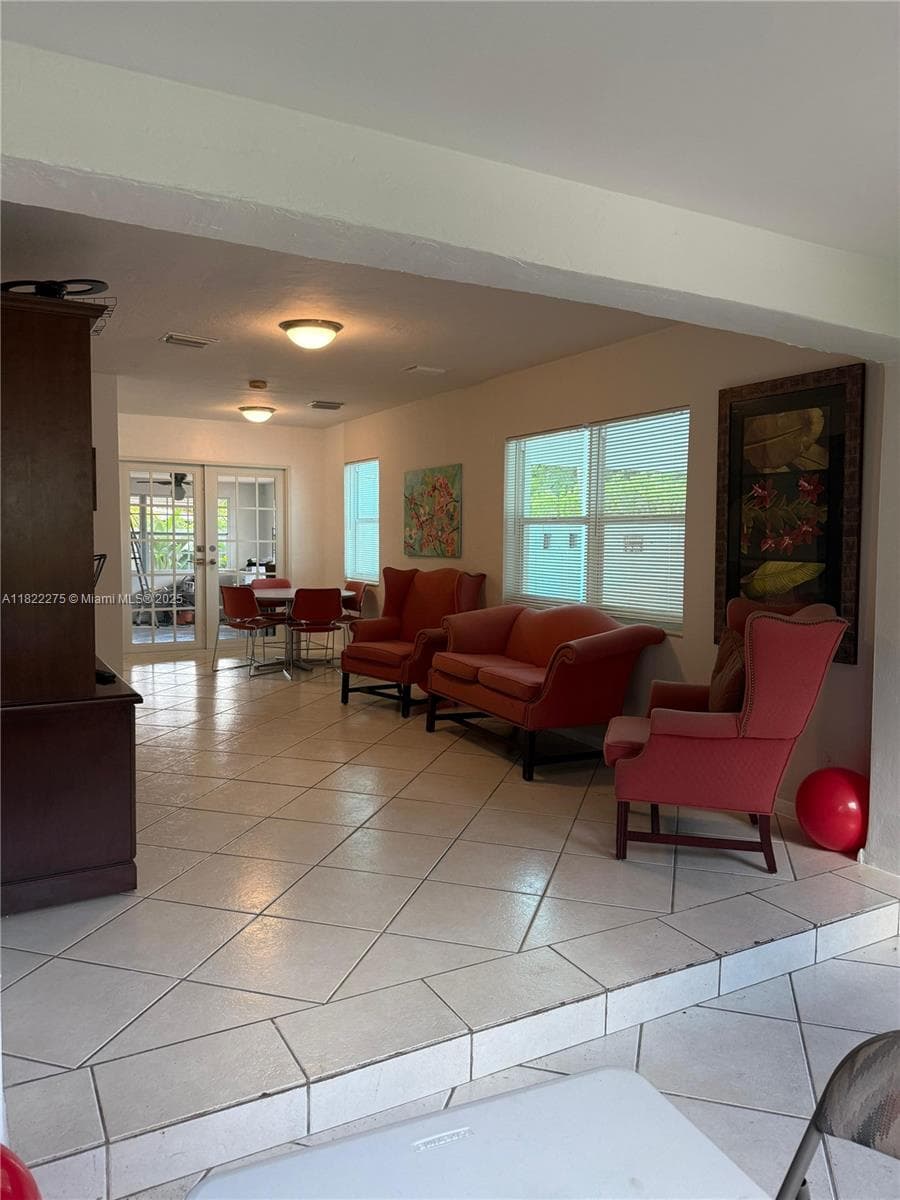 205 SW 21st Way photo 12