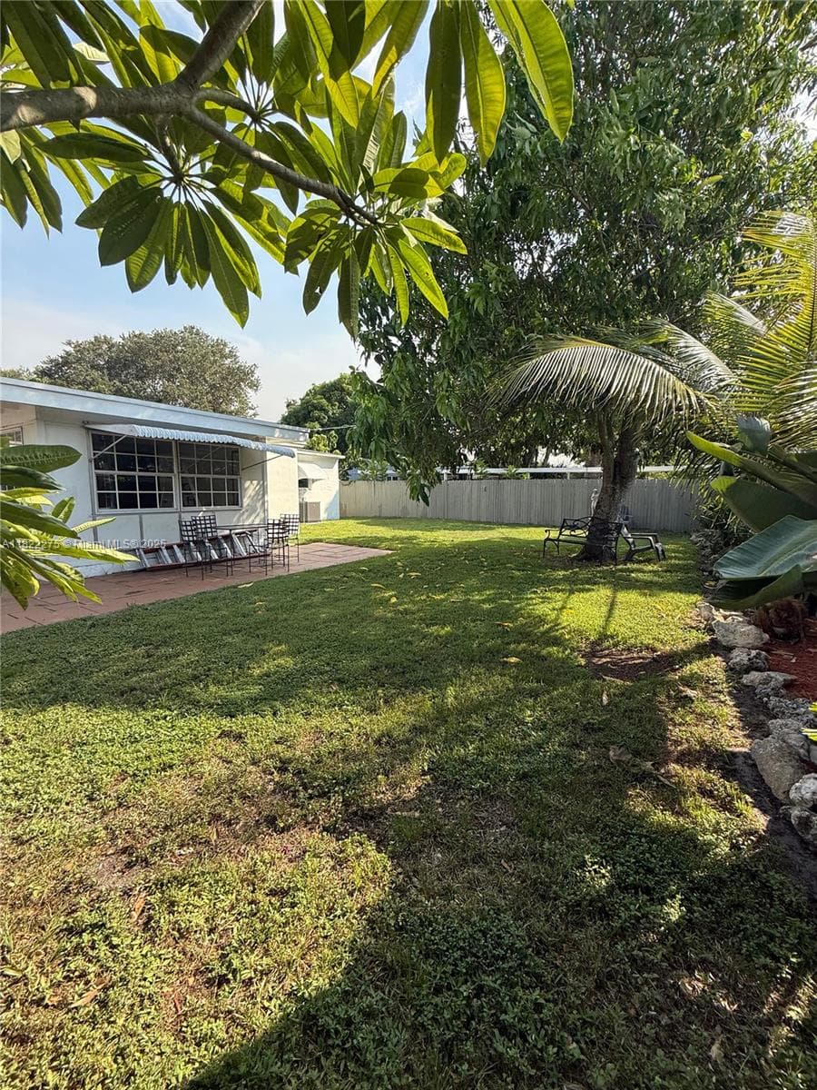 205 SW 21st Way photo 20