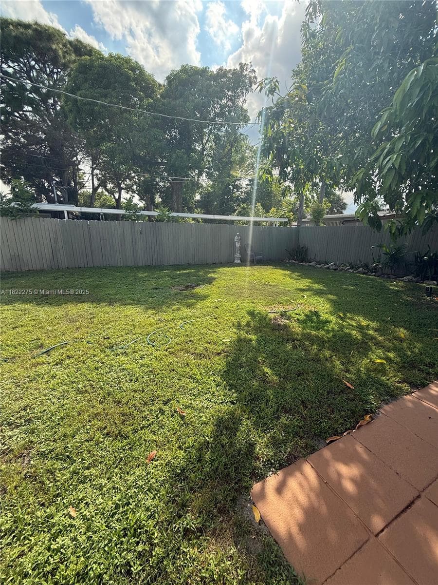 205 SW 21st Way photo 15