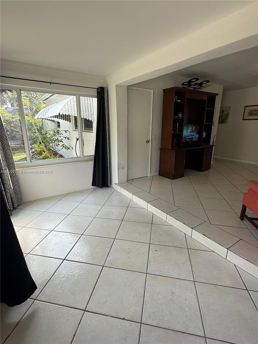 205 SW 21st Way photo 11