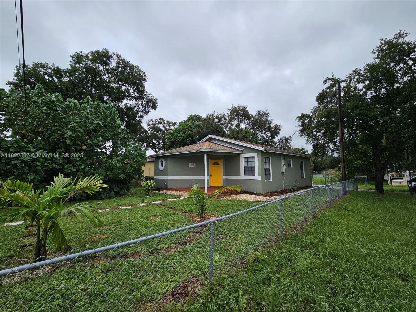 800 NW 15th Ave photo 2