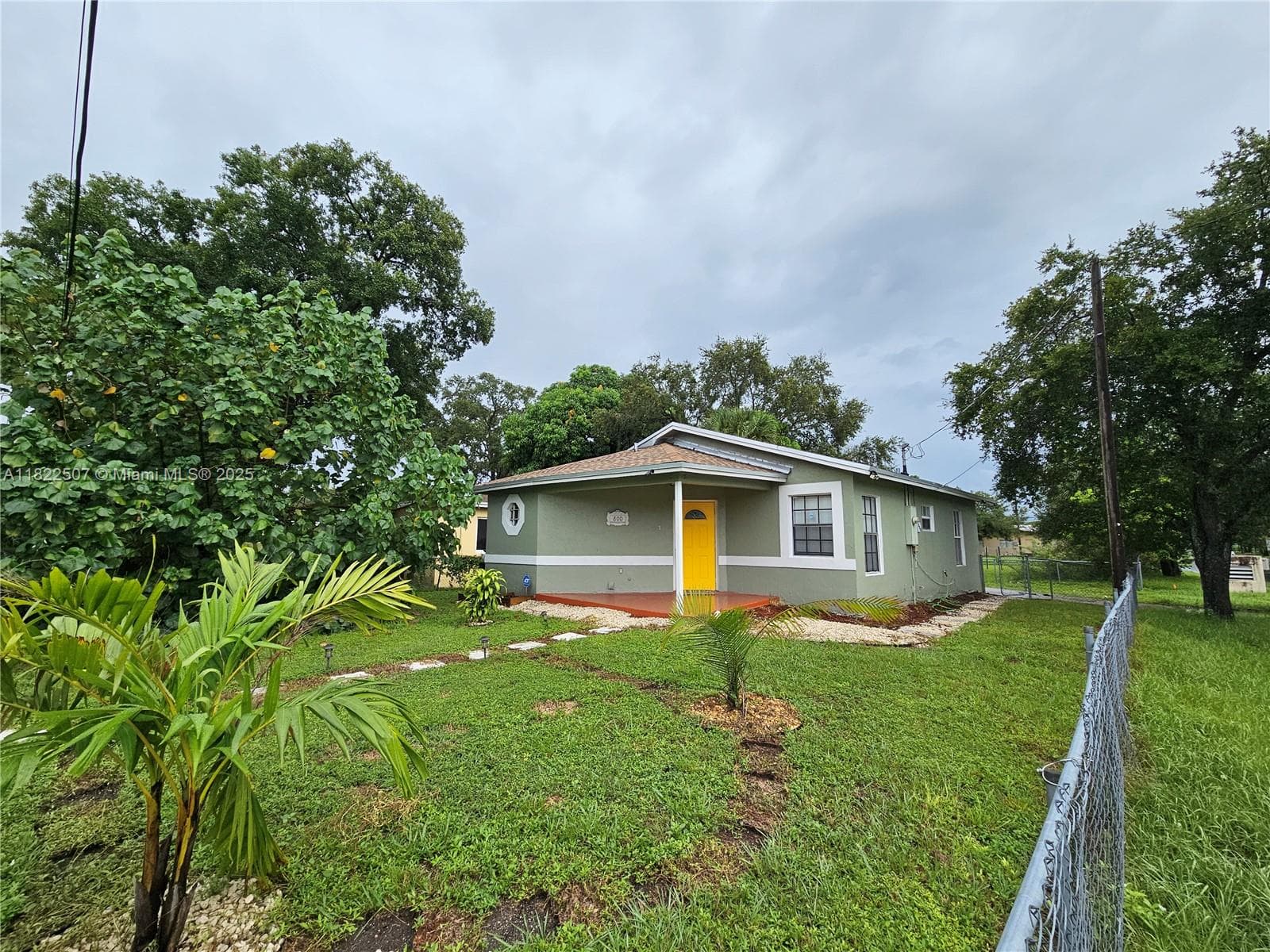 800 NW 15th Ave photo 1