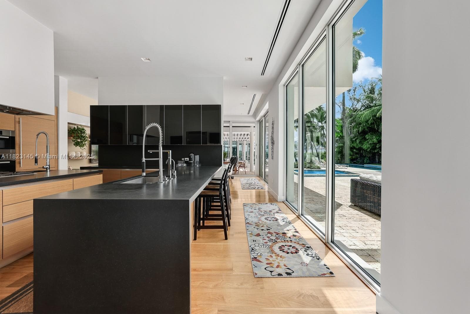 30 Palm Ave photo 26