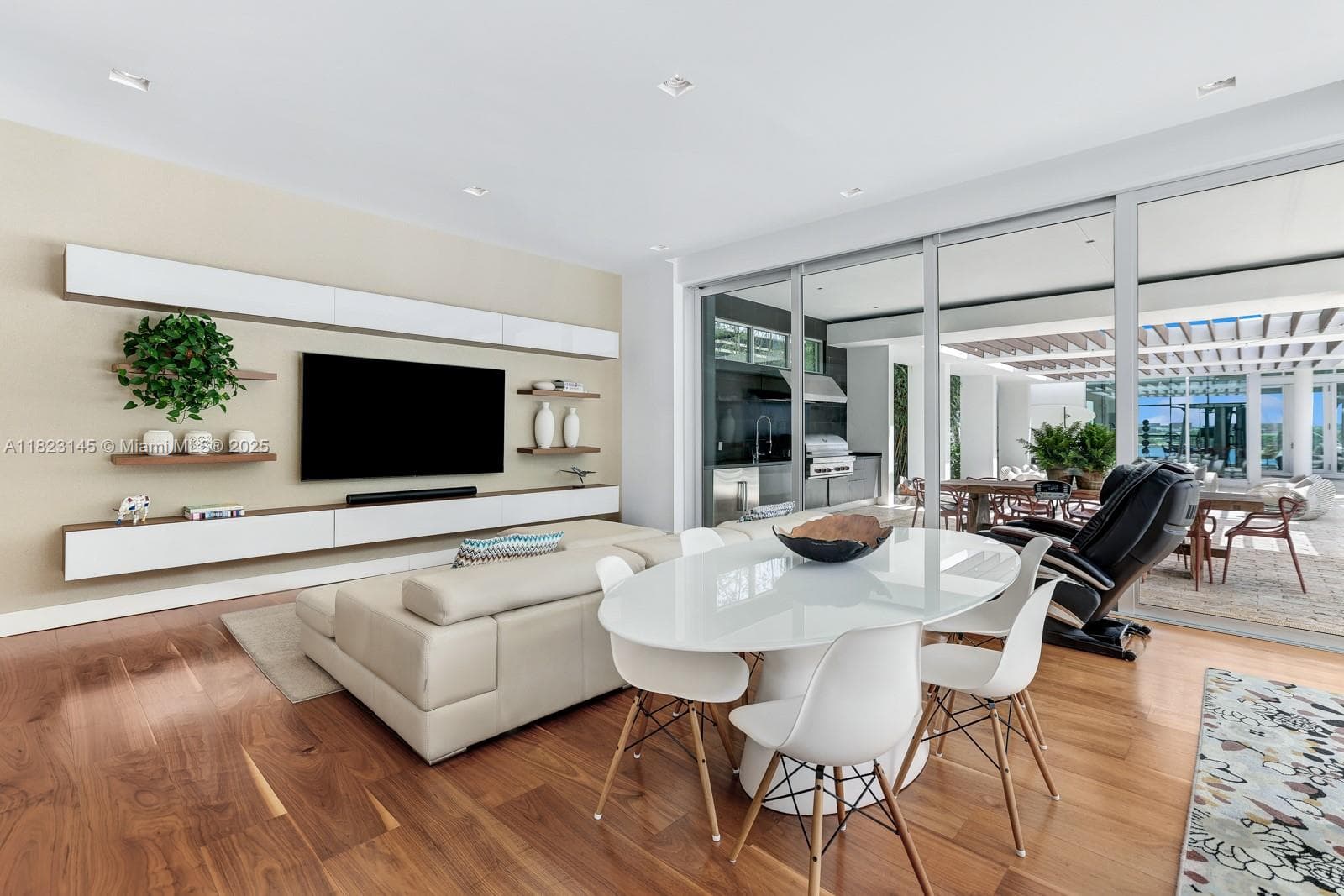 30 Palm Ave photo 33