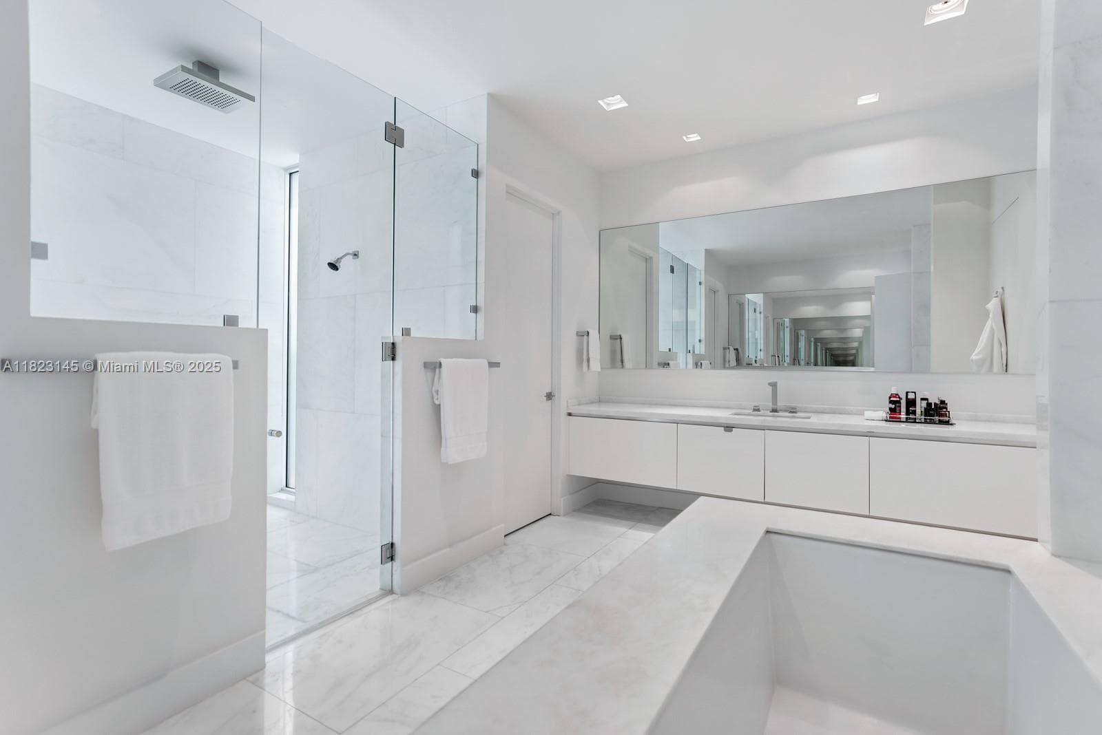 30 Palm Ave photo 51