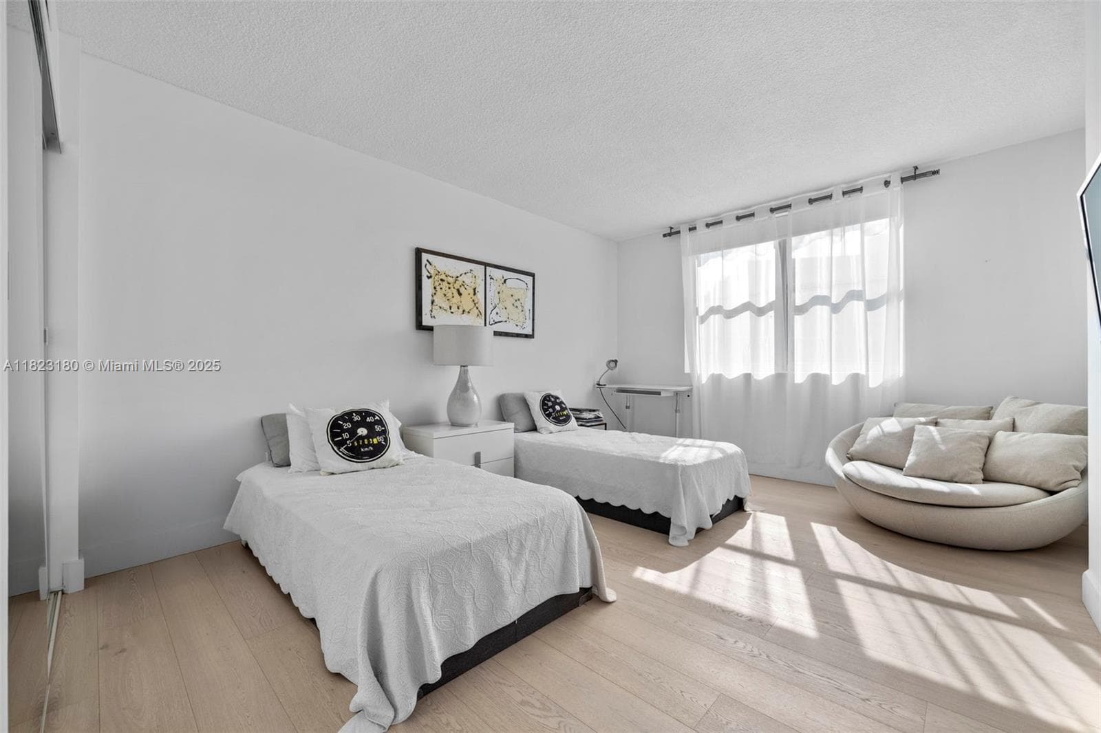 CARAVELLE CONDO · #4D in Bay Harbor Islands - Photo 17