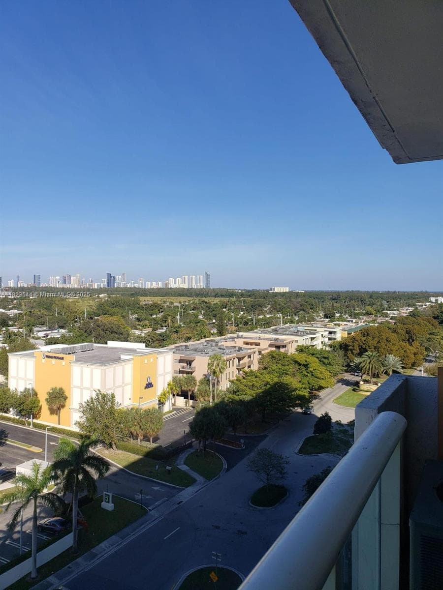 SAILBOAT CAY CONDO · #1005 in North Miami - Photo 2
