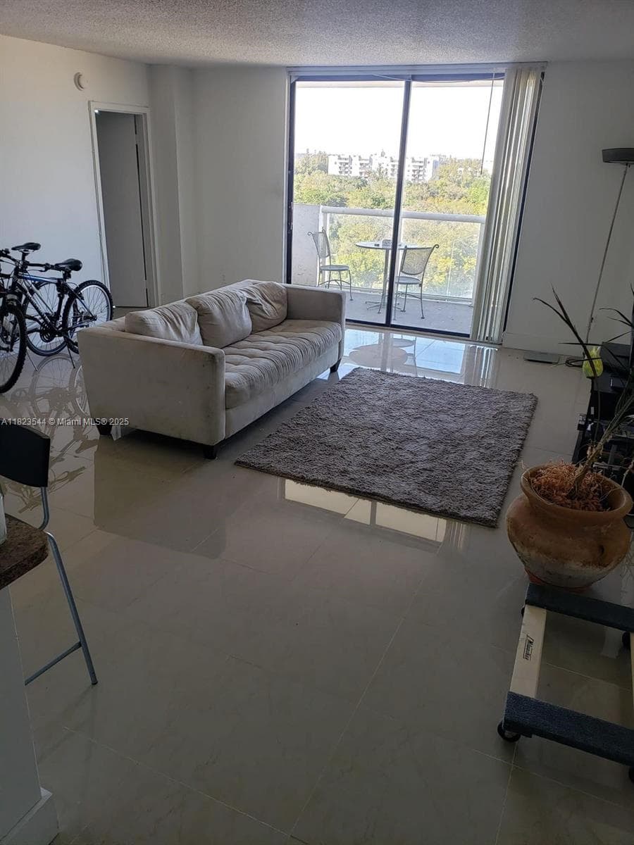 SAILBOAT CAY CONDO · #1005 in North Miami - Photo 4