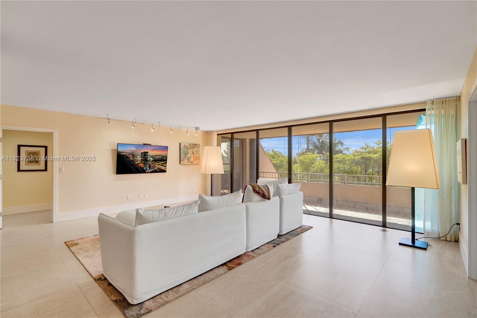 JOCKEY CLUB III CONDO · #253 in Miami - Photo 34