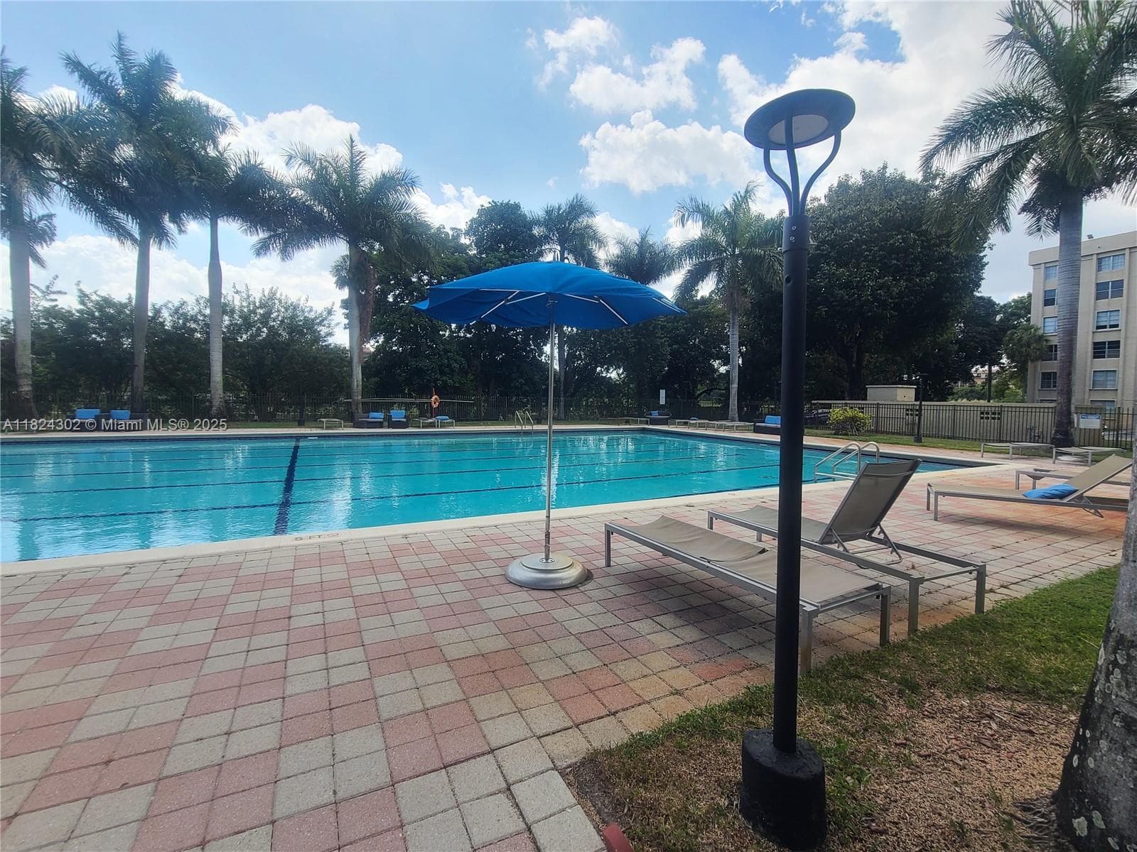 KEYSTONE COURTS CONDO · #E406 in Miami - Photo 52