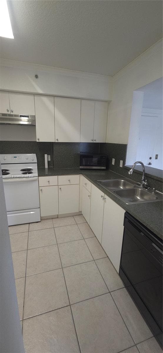 KEYSTONE COURTS CONDO · #E406 in Miami - Photo 16