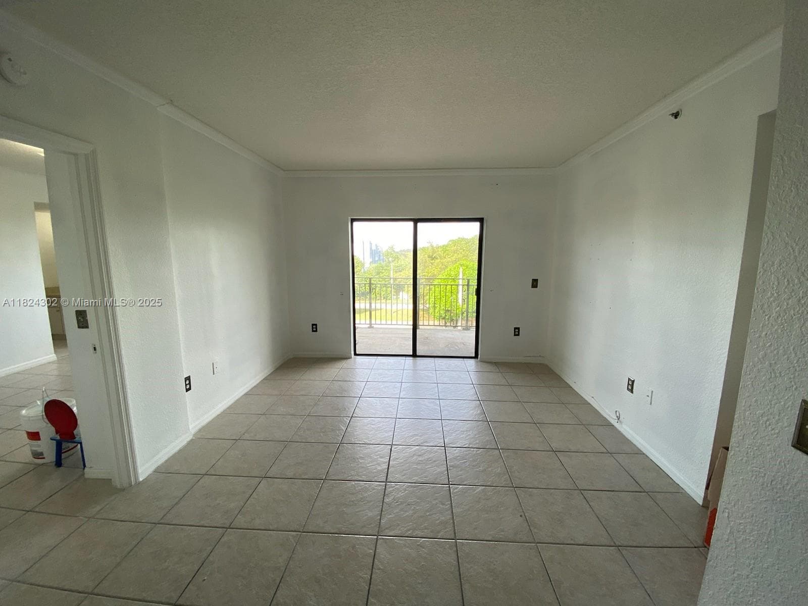 KEYSTONE COURTS CONDO · #E406 in Miami - Photo 36
