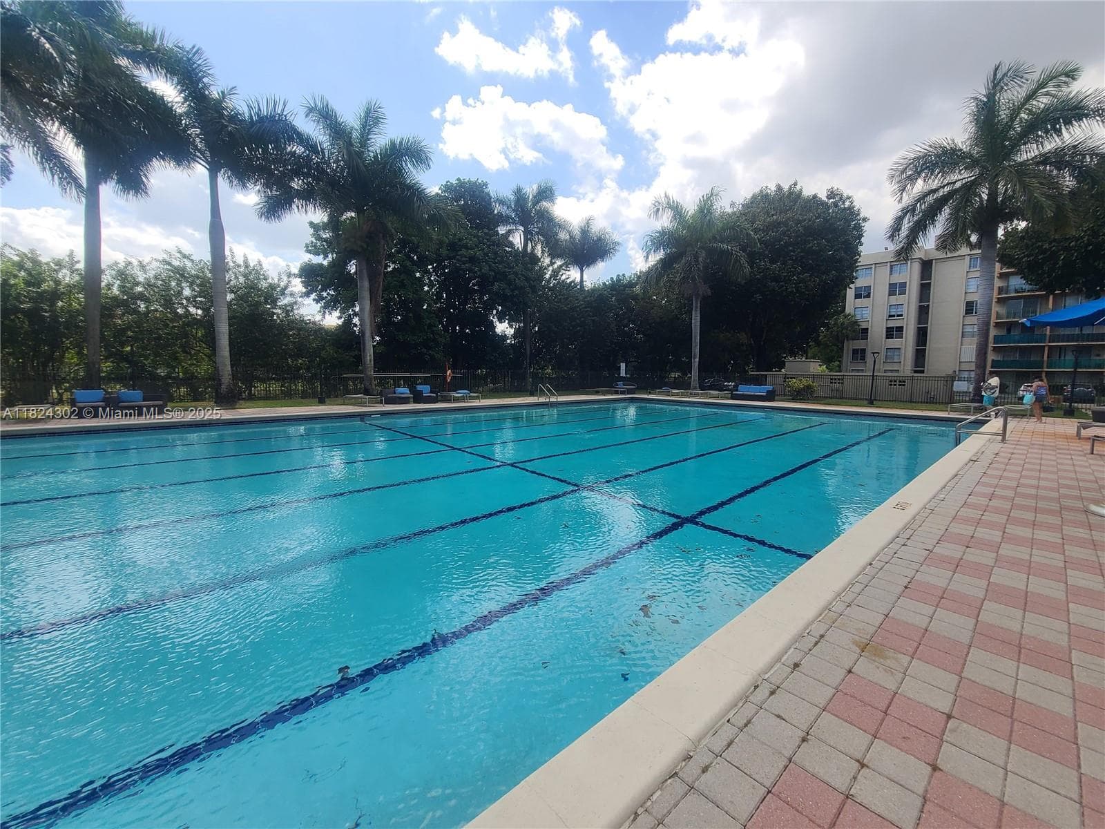 KEYSTONE COURTS CONDO · #E406 in Miami - Photo 49