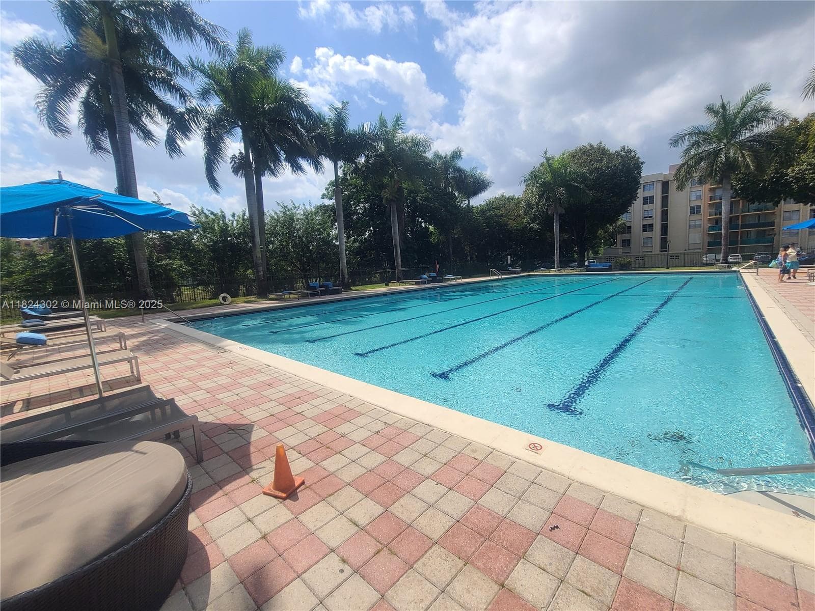 KEYSTONE COURTS CONDO · #E406 in Miami - Photo 45
