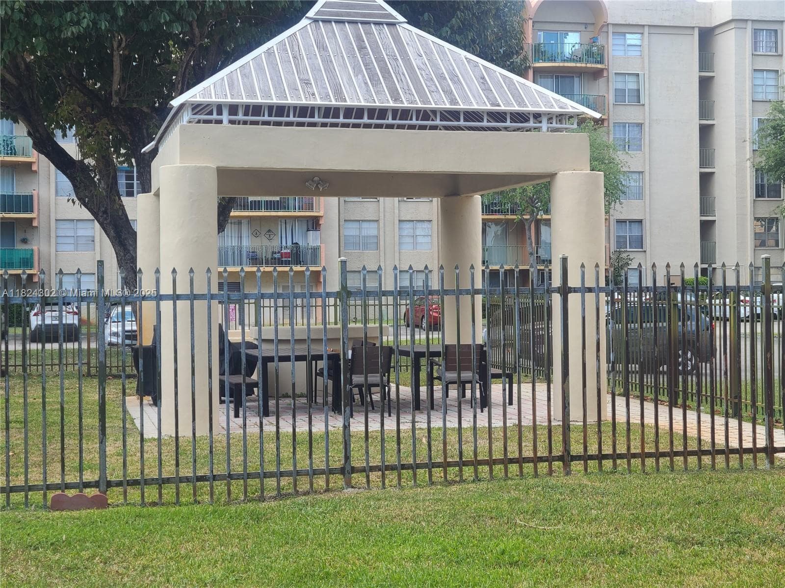 KEYSTONE COURTS CONDO · #E406 in Miami - Photo 51