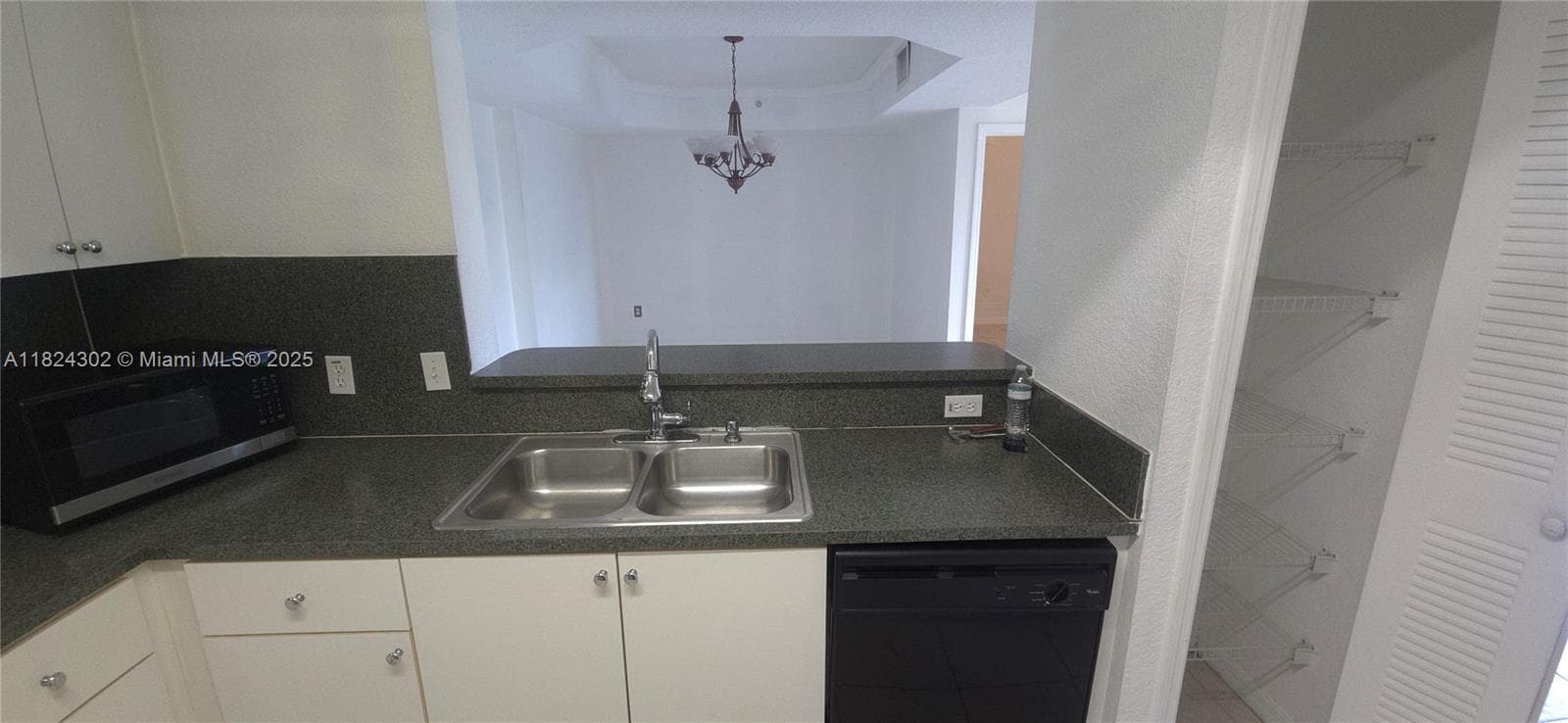 KEYSTONE COURTS CONDO · #E406 in Miami - Photo 21