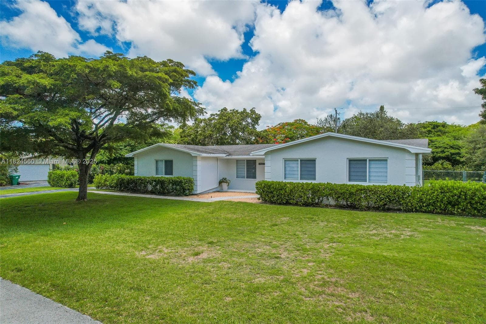 17460 SW 85th Ave photo 3
