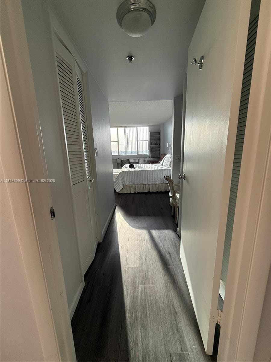 Hillcrest East · #710 in Hollywood - Photo 22