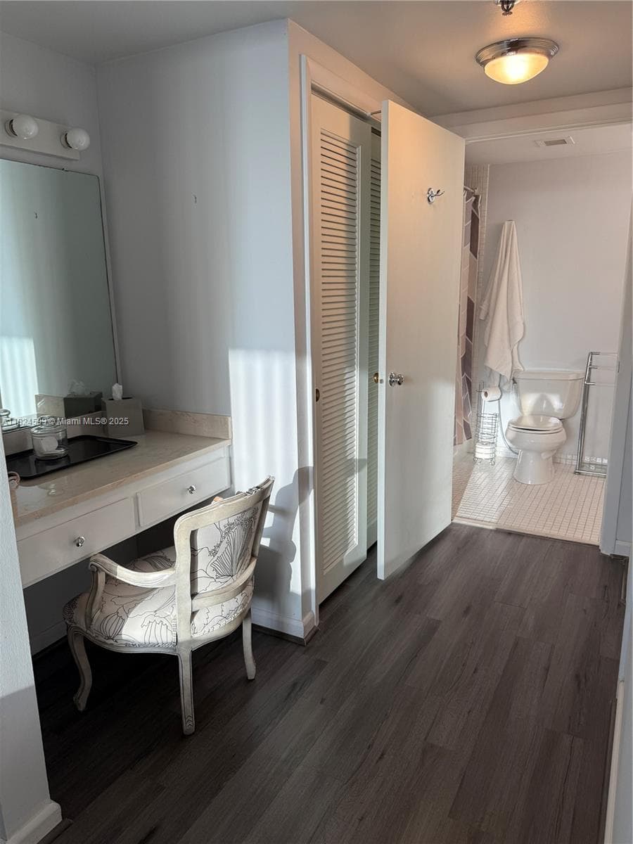 Hillcrest East · #710 in Hollywood - Photo 20