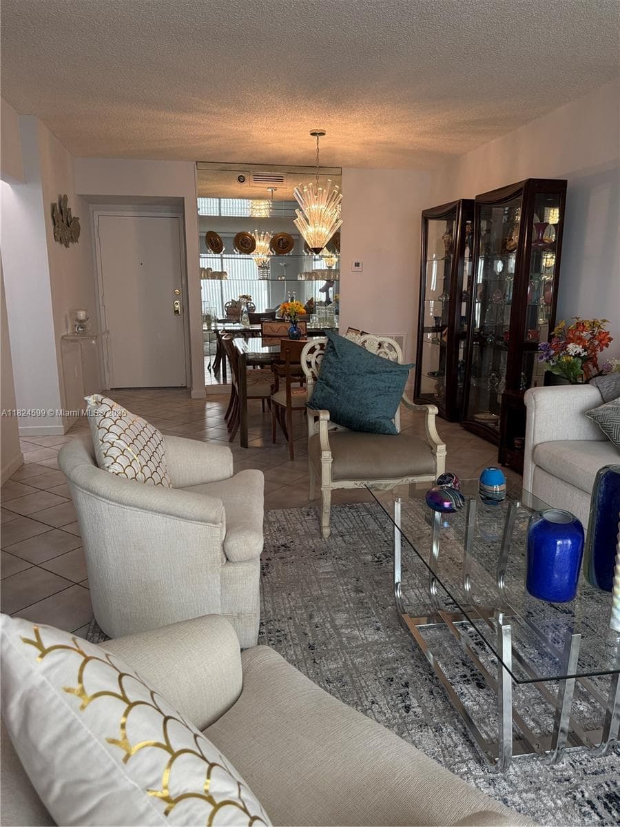 Hillcrest East · #710 in Hollywood - Photo 9