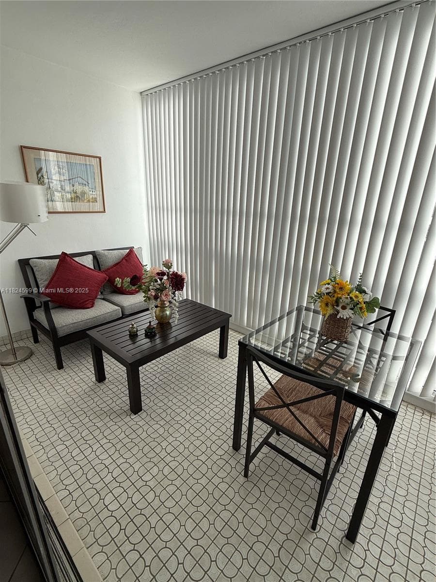 Hillcrest East · #710 in Hollywood - Photo 10