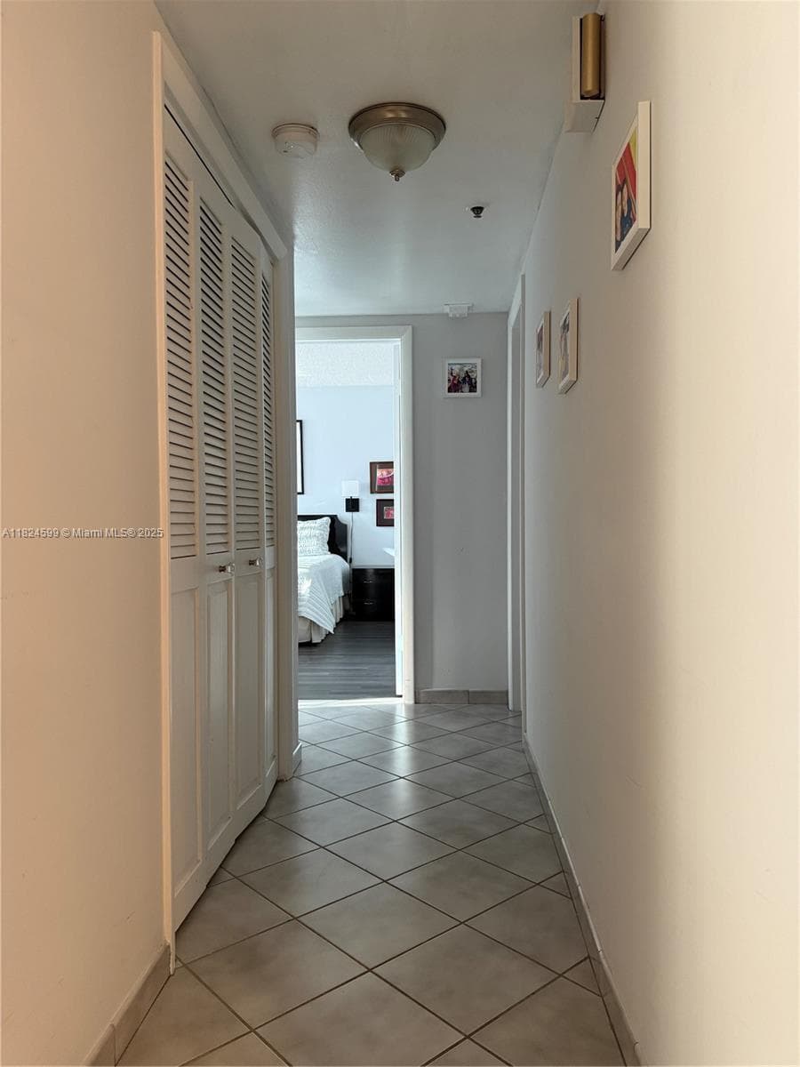 Hillcrest East · #710 in Hollywood - Photo 14