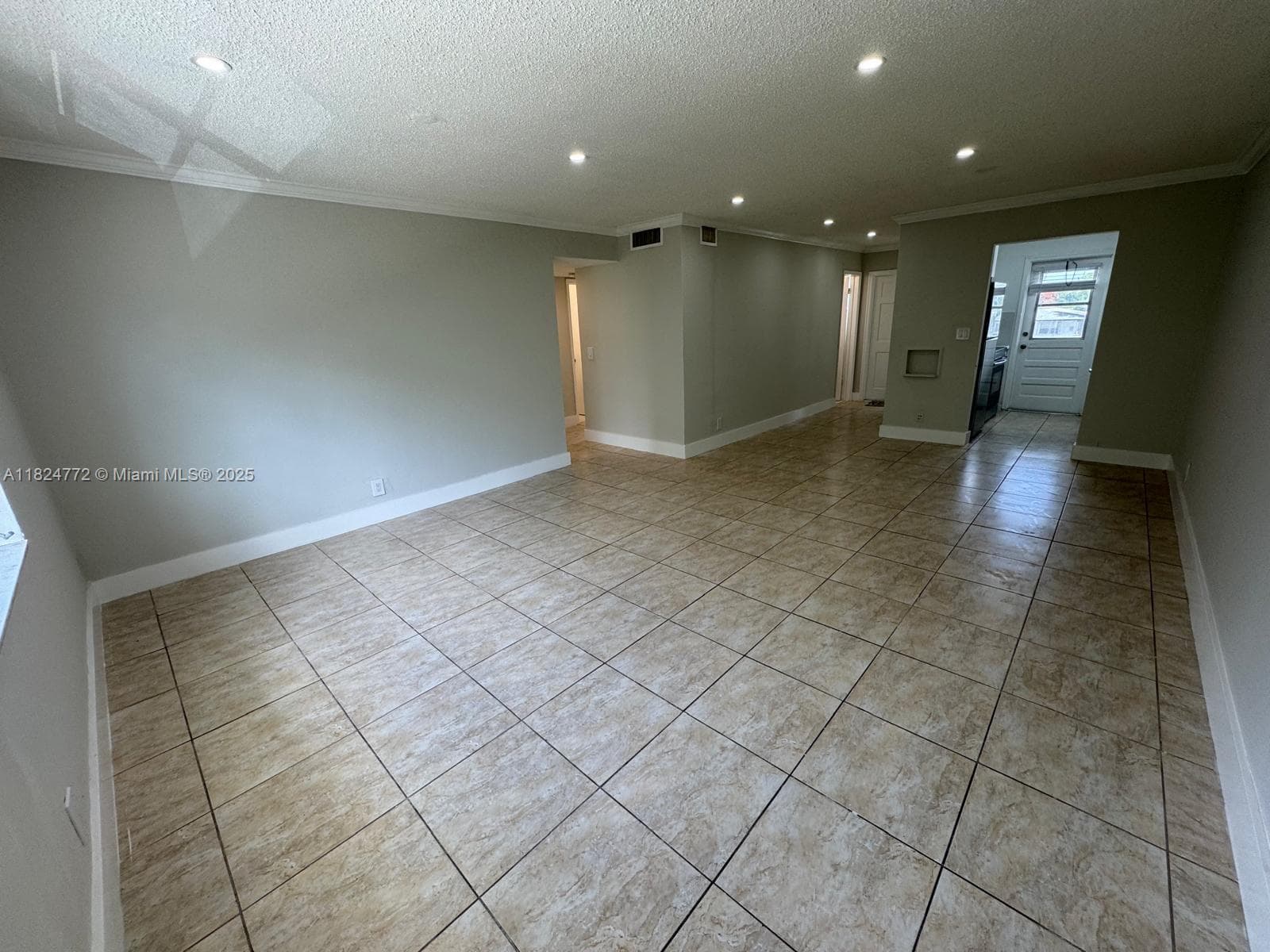 HOLLYWOOD HILLS · #206 in Hollywood - Photo 9