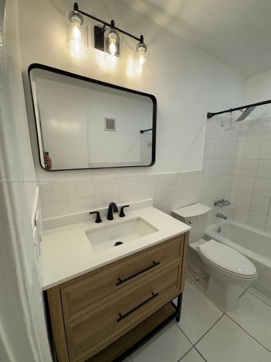 HOLLYWOOD HILLS · #206 in Hollywood - Photo 15