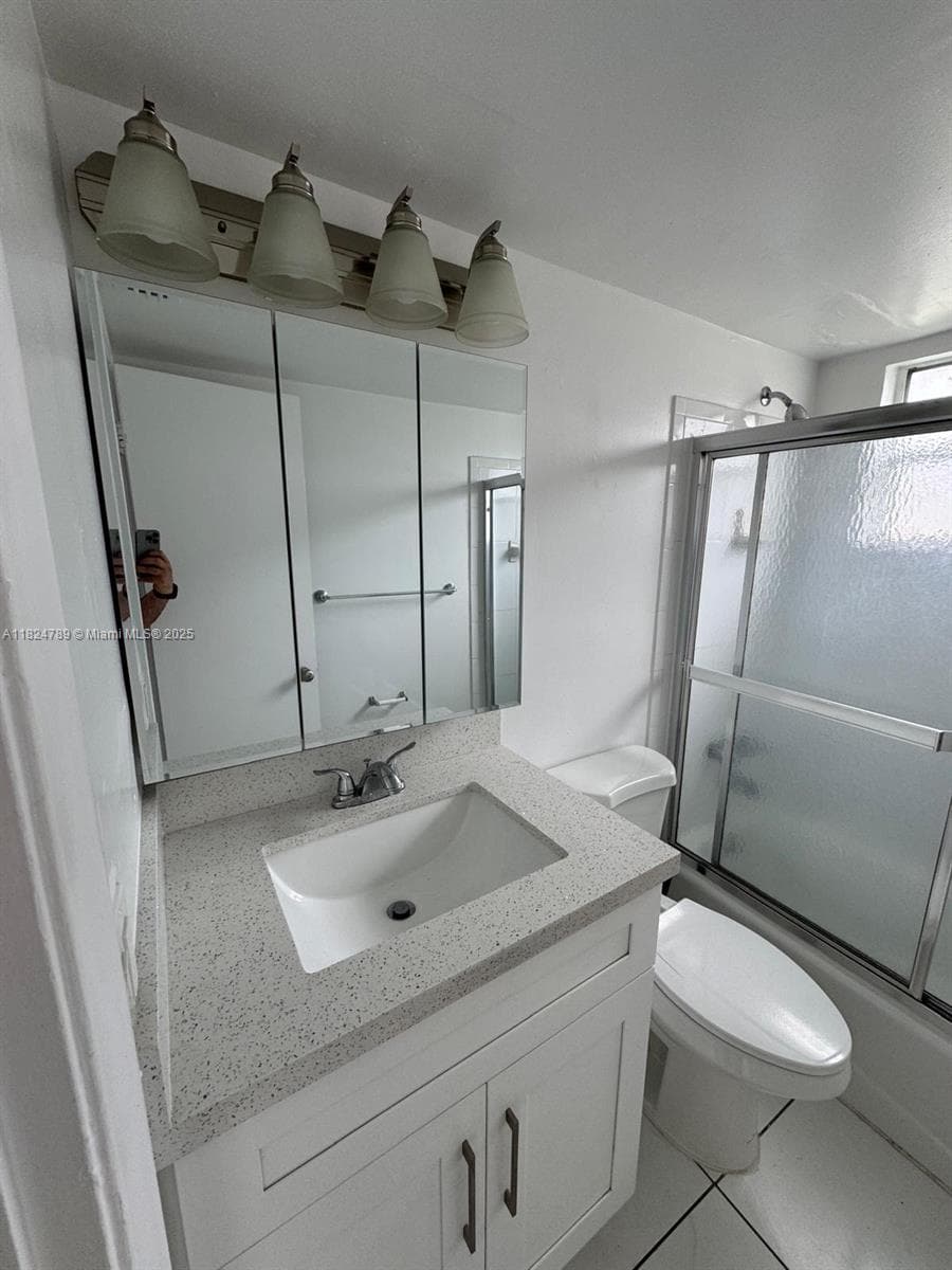 HOLLYWOOD HILLS · #105 in Hollywood - Photo 7
