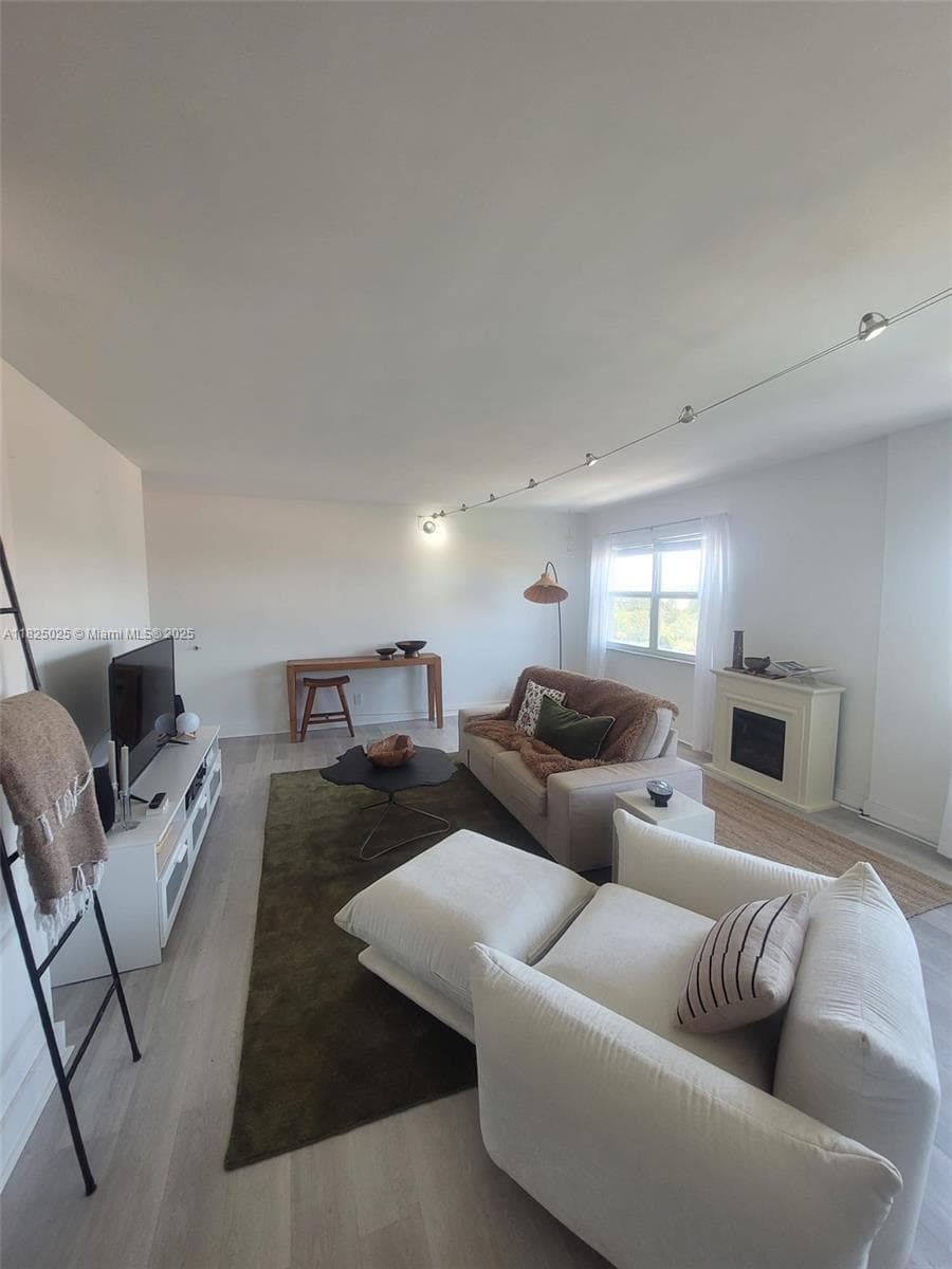 HORIZON HOUSE · #509 in Fort Lauderdale - Photo 7