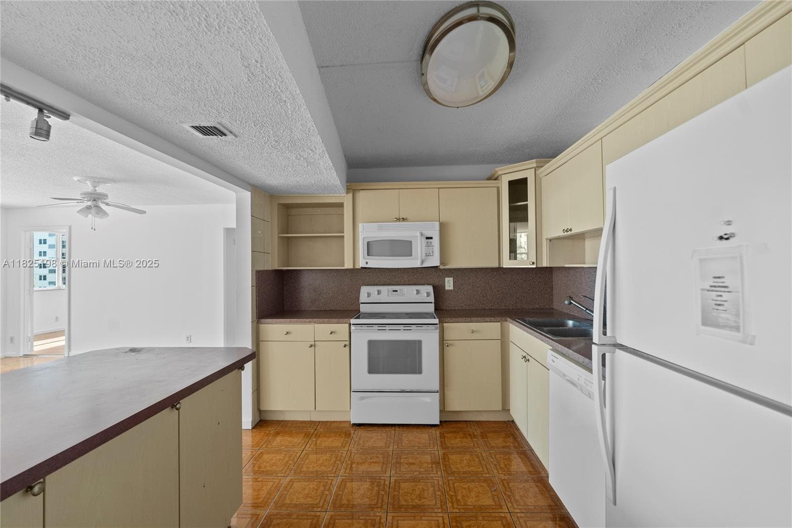 TRAFALGAR TOWERS CONDOMIN · #208 in Hollywood - Photo 32