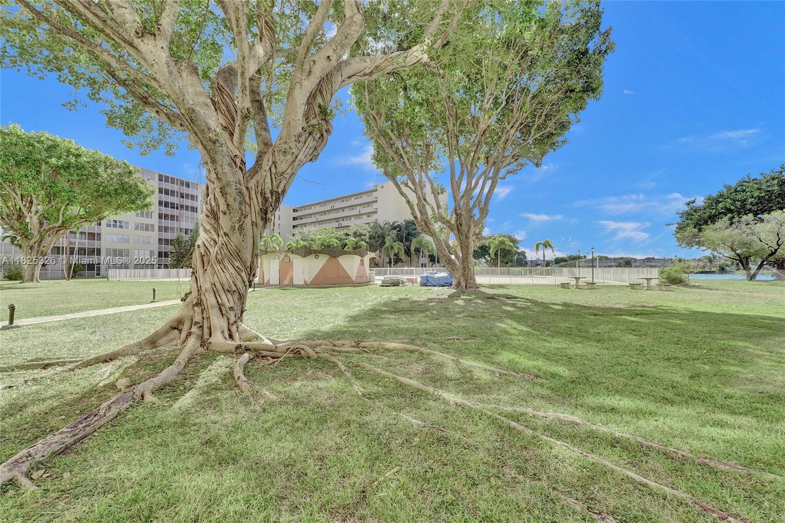 Jade Winds · #106-1 in Miami - Photo 27