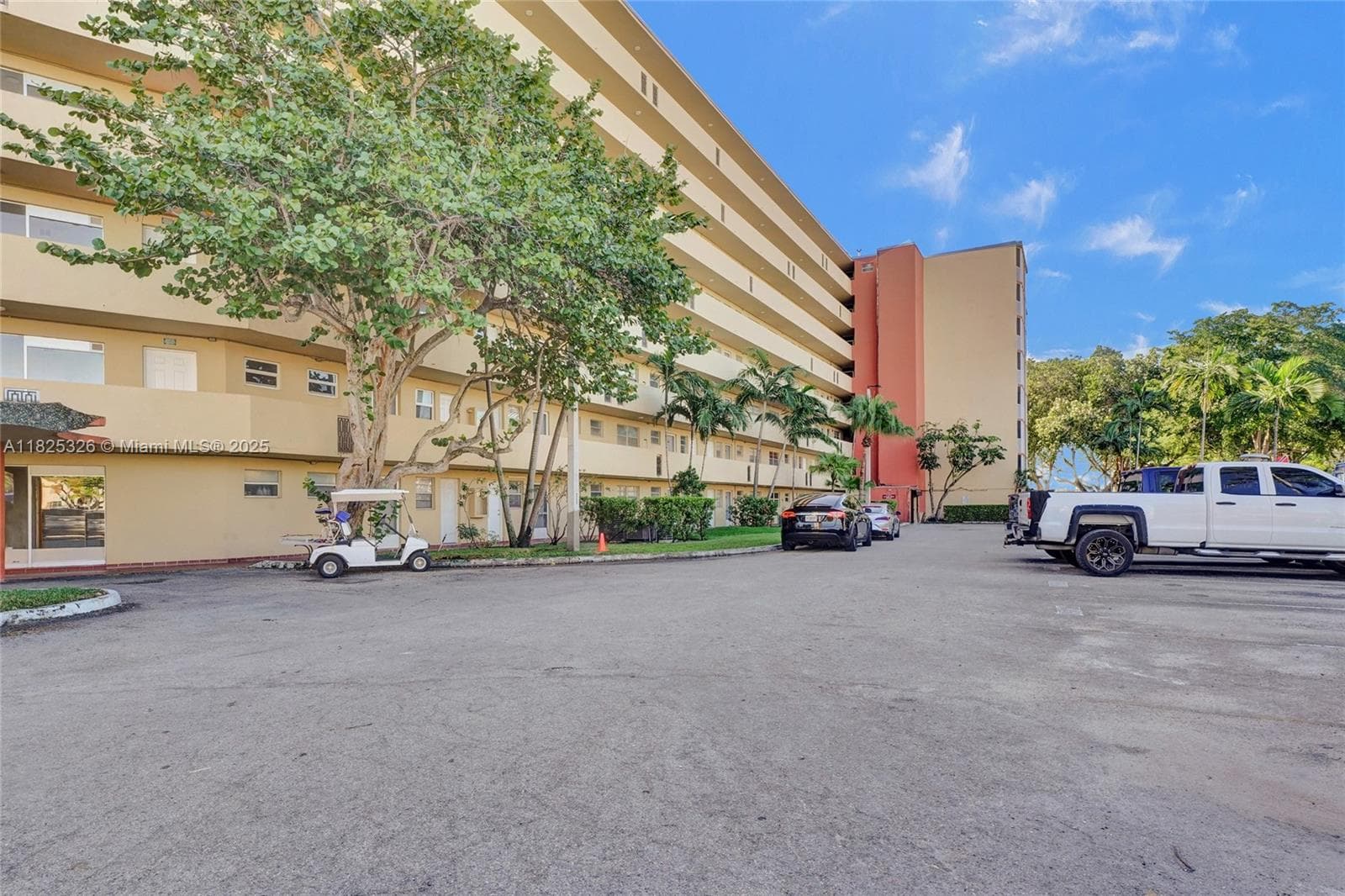 Jade Winds · #106-1 in Miami - Photo 24