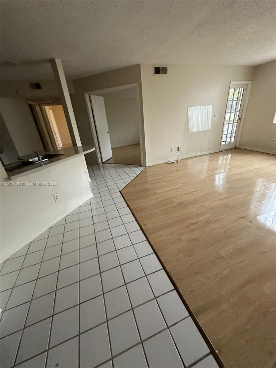 WINDWARD LAKES CONDO · #110 in Pompano Beach - Photo 6