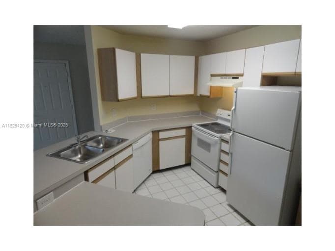 WINDWARD LAKES CONDO · #110 in Pompano Beach - Photo 4