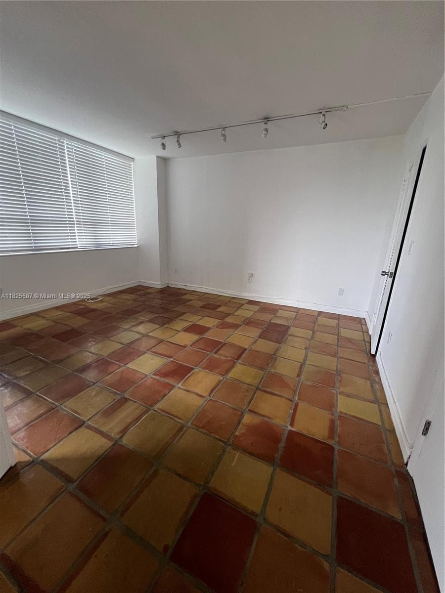 JOCKEY CLUB III CONDO · #1254 in Miami - Photo 6