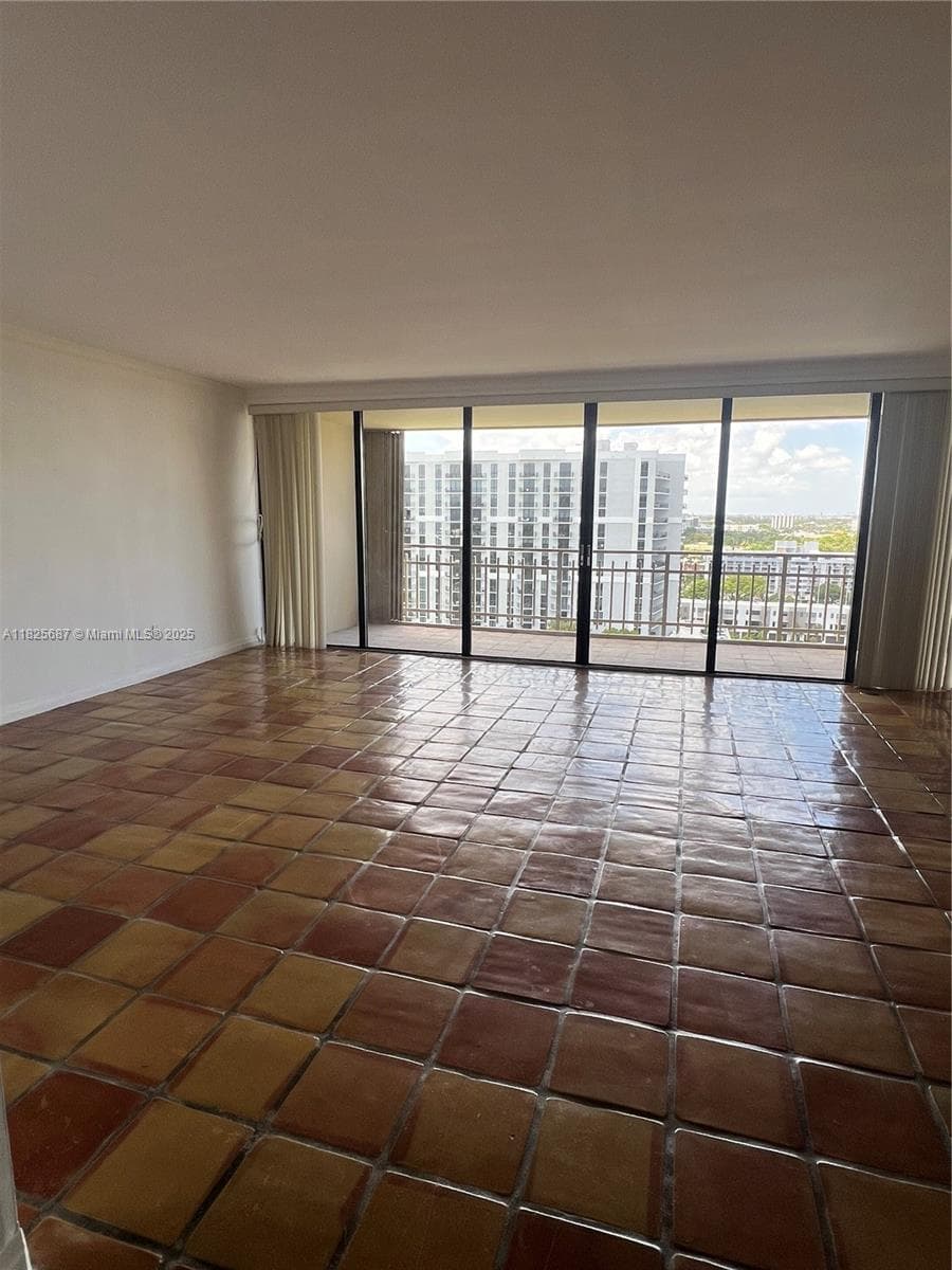 JOCKEY CLUB III CONDO · #1254 in Miami - Photo 3