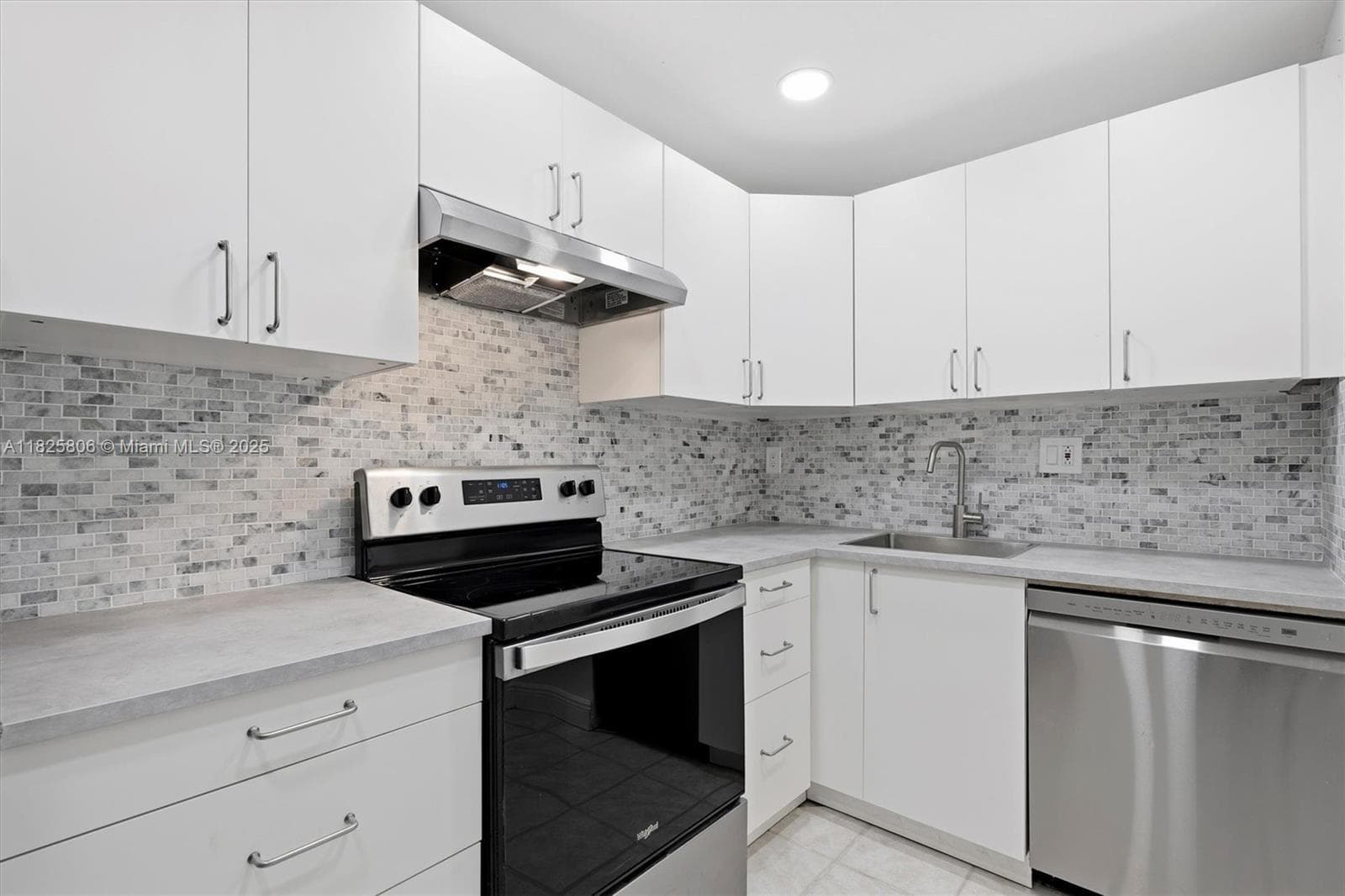 GABLES PLAZA CONDO · #306 in Coral Gables - Photo 6