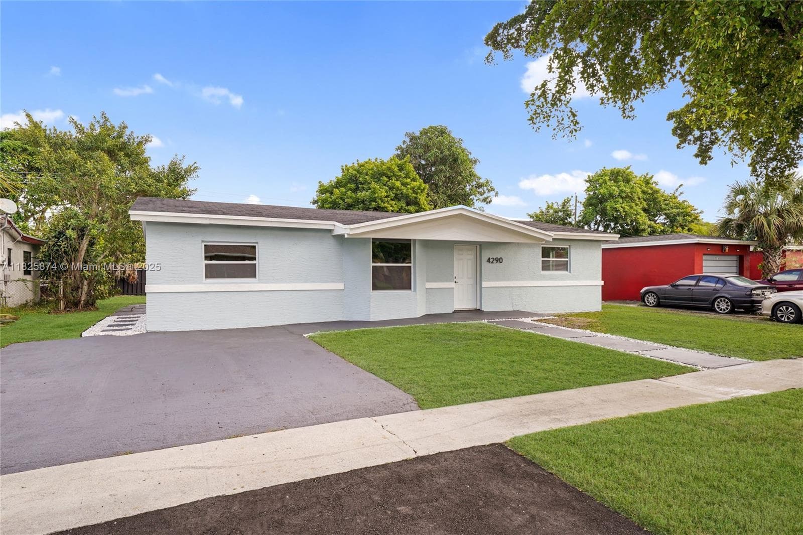 4290 NW 38th Ave photo 2