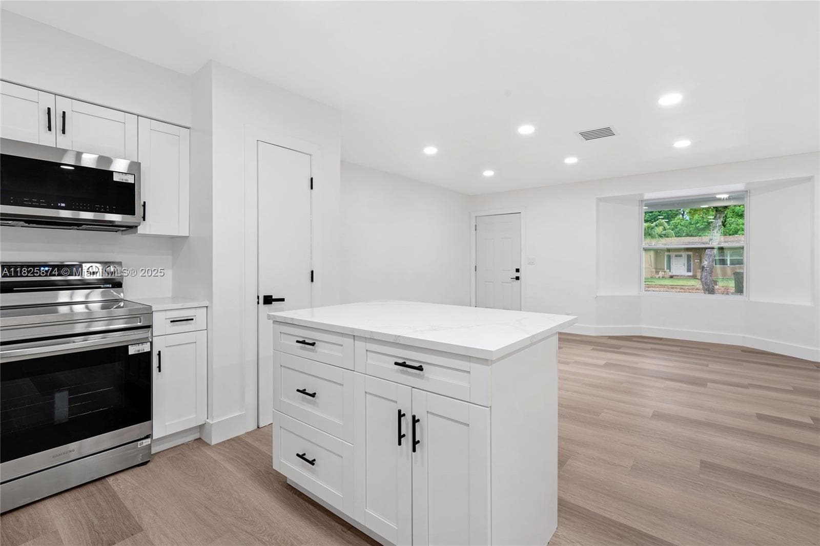 4290 NW 38th Ave photo 9