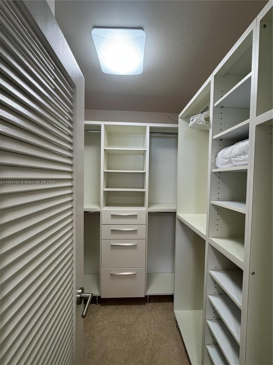Seacoast 5151 · #535 in Miami Beach - Photo 14